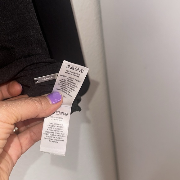 Black Tahari, medium blouse, silver chain design in front 95% polyester - Picture 7 of 8